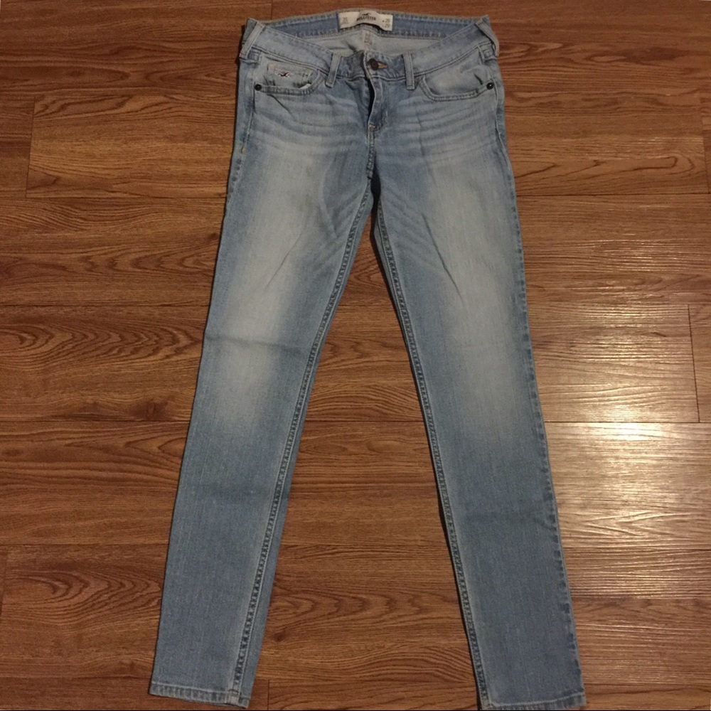 Hollister size 3s w26/L29 jeans